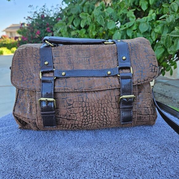 Black Rivet crossbody bag - Picture 1 of 11